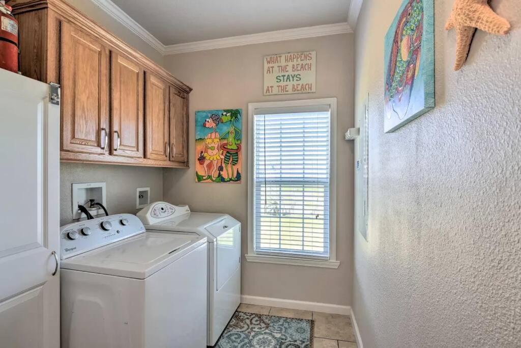 Bolivar Peninsula Coastal Heaven - Crystal Beach Relaxing Beach Home מראה חיצוני תמונה