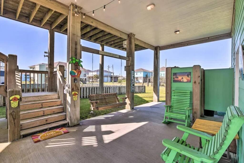 Bolivar Peninsula Coastal Heaven - Crystal Beach Relaxing Beach Home מראה חיצוני תמונה