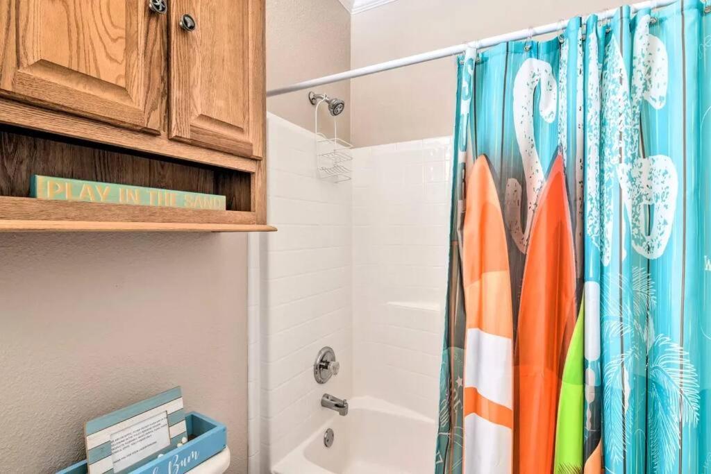 Bolivar Peninsula Coastal Heaven - Crystal Beach Relaxing Beach Home מראה חיצוני תמונה
